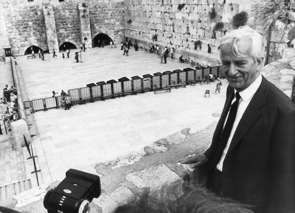 Richard von Weizsäcker at the Wailing Wall (1985)